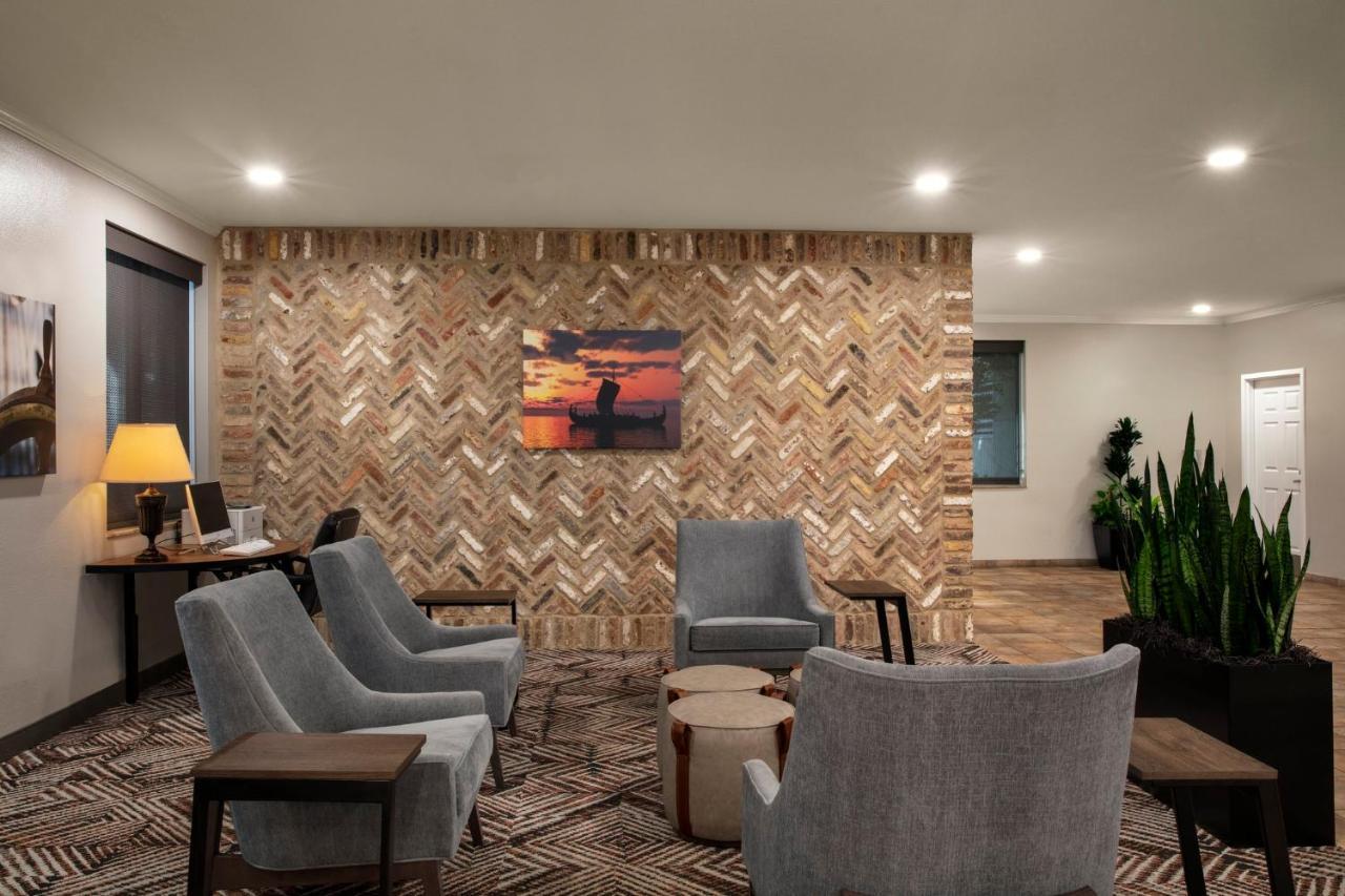 Candlewood Suites Mobile-Downtown By Ihg Eksteriør billede